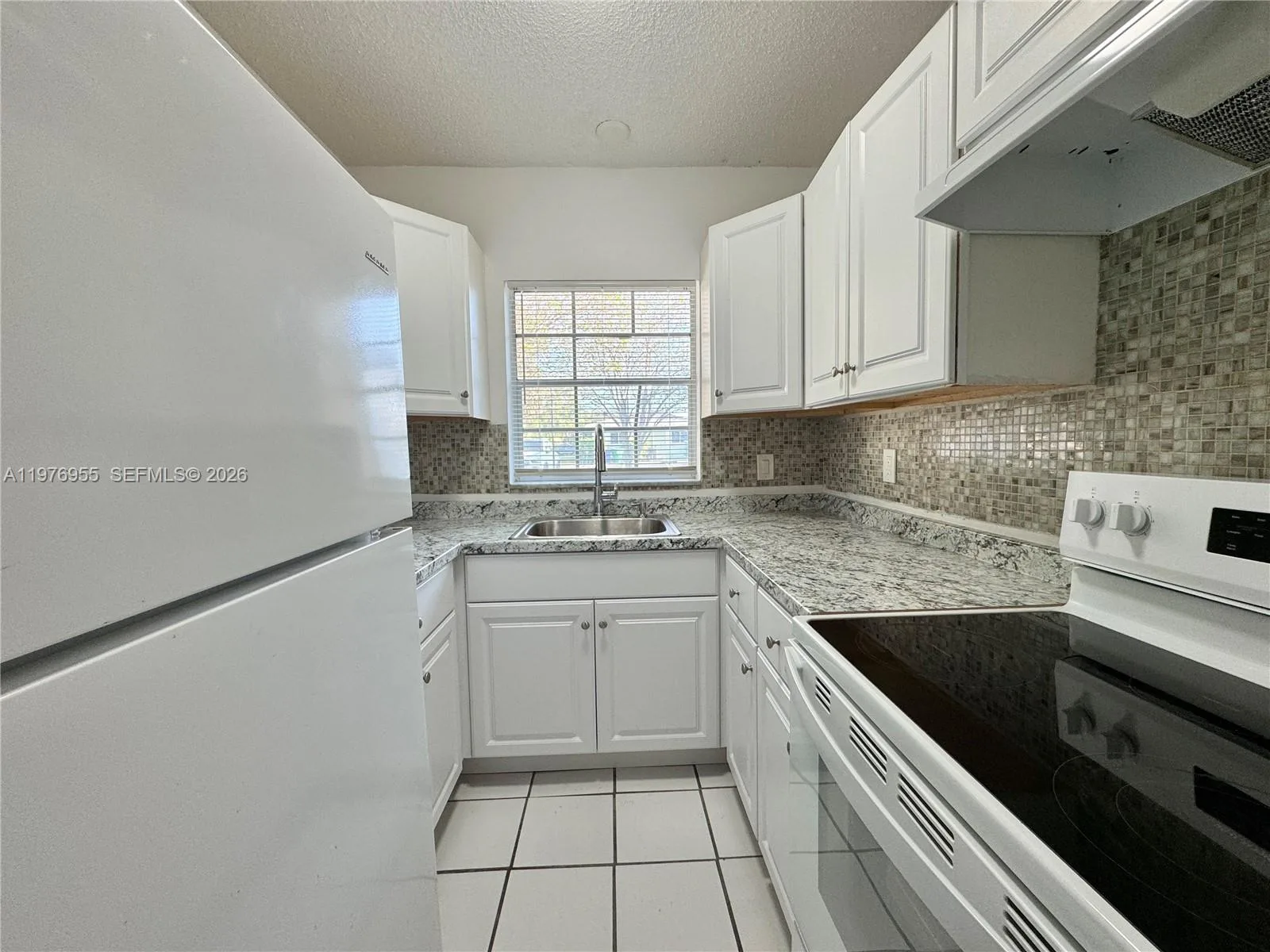 4140 Woodside Dr # 107, Coral Springs, FL 33065