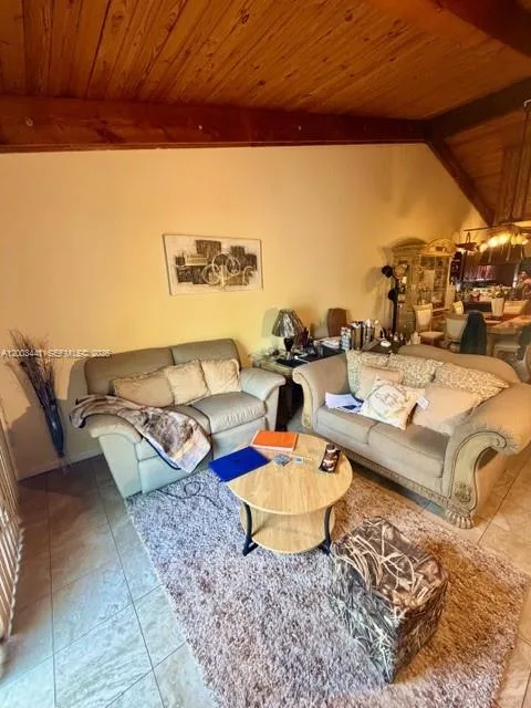 10331 Holly Ct, Pembroke Pines, FL 33026 photo 9