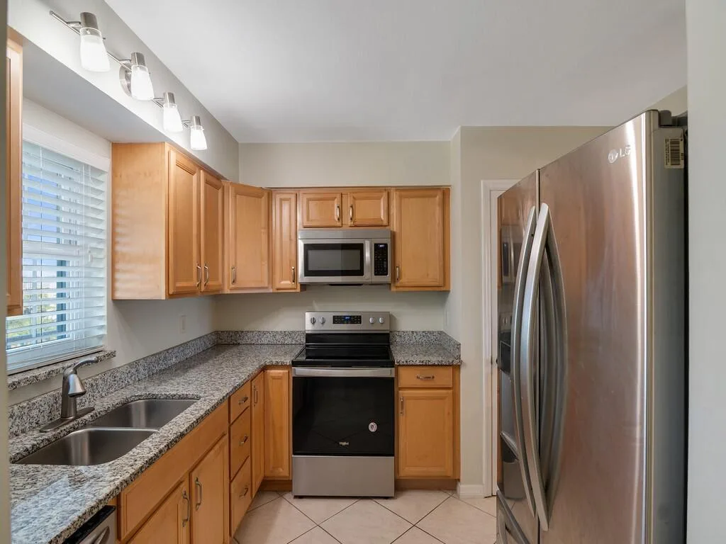 2333 Indian River Boulevard, Vero Beach, FL 32960 photo 4