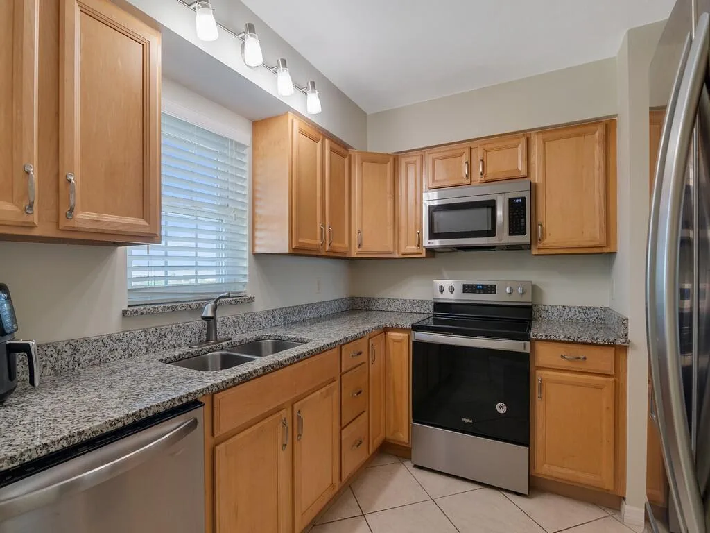 2333 Indian River Boulevard, Vero Beach, FL 32960 photo 5