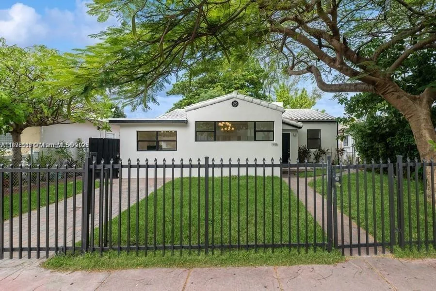 1915 Normandy Drive, Miami Beach, FL 33141 photo 2