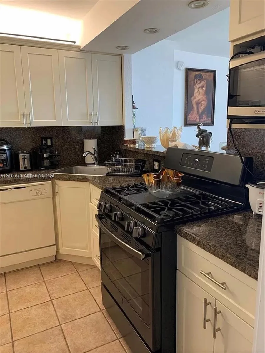 3140 S Ocean Dr # 2303, Hallandale Beach, FL 33009 photo 6