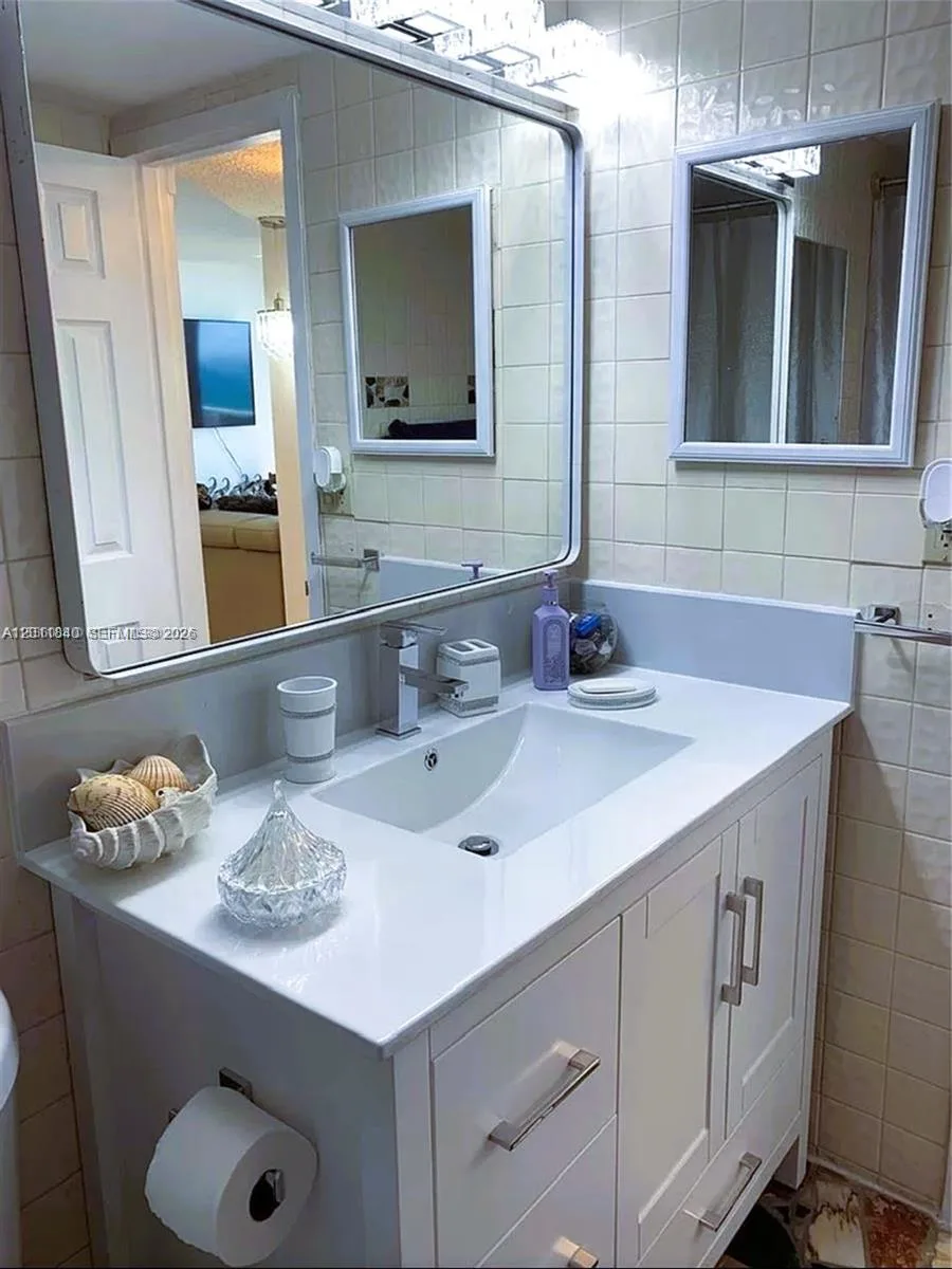 3140 S Ocean Dr # 2303, Hallandale Beach, FL 33009 photo 8