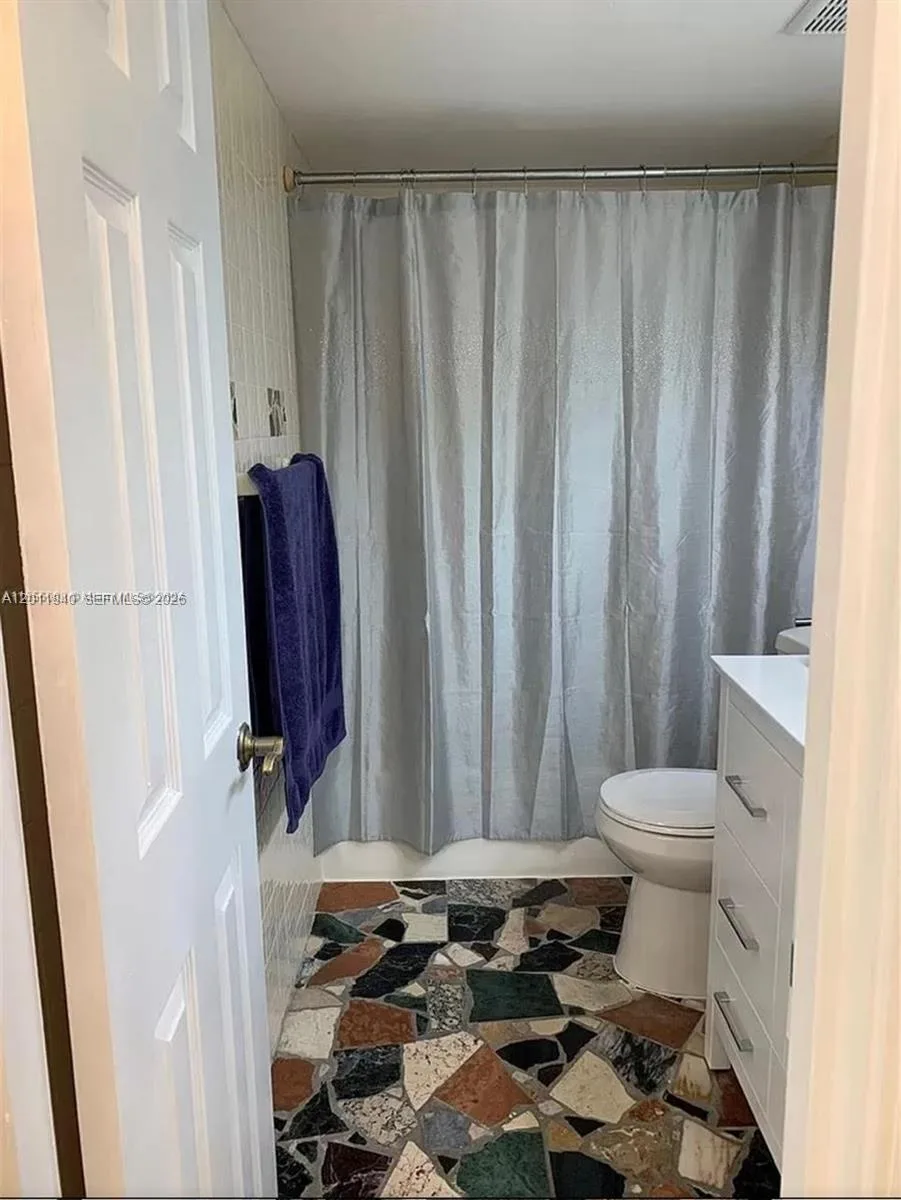 3140 S Ocean Dr # 2303, Hallandale Beach, FL 33009 photo 9