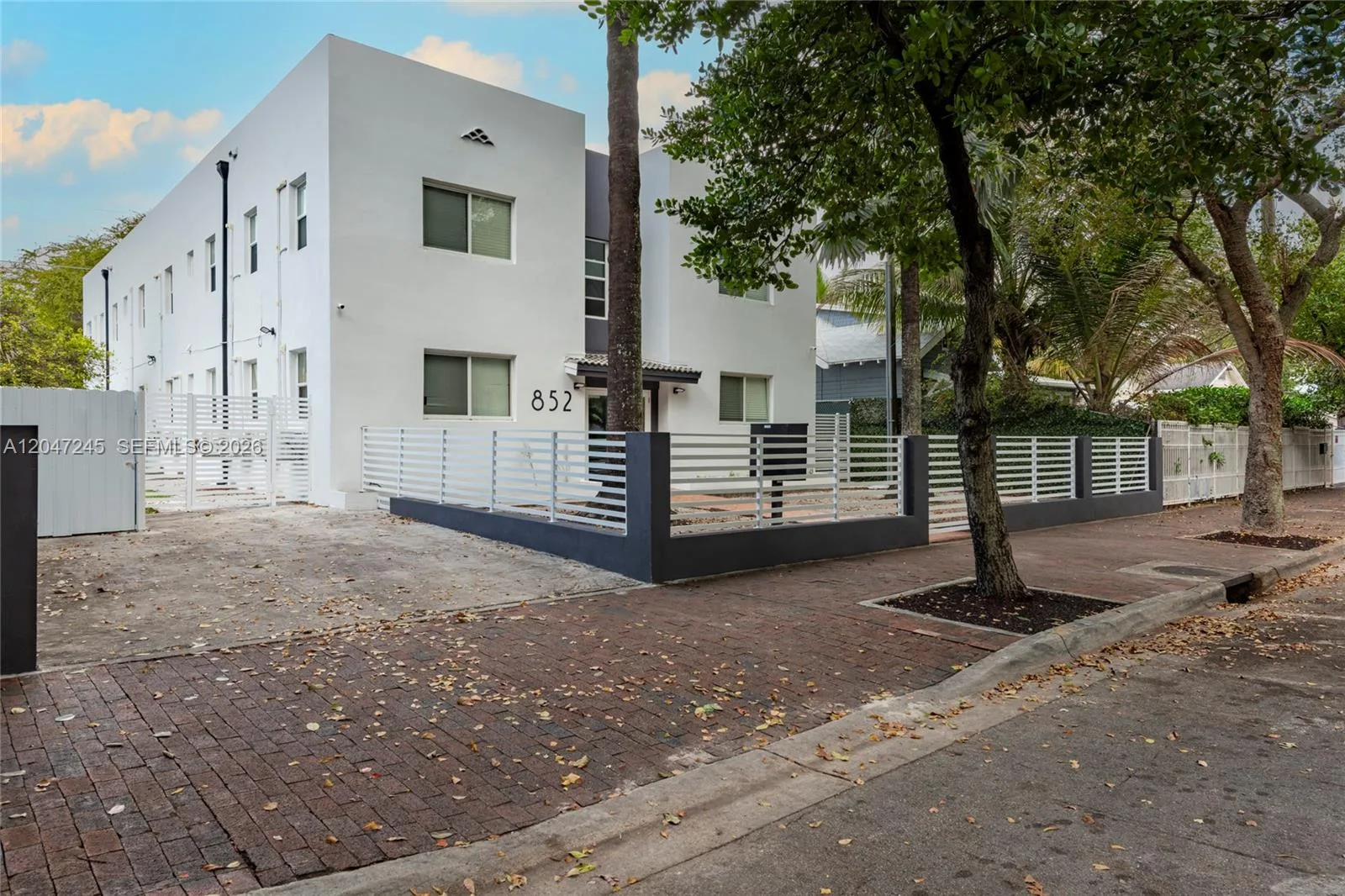 852 SW 13th Ave # 5, Miami, FL 33135 photo 2