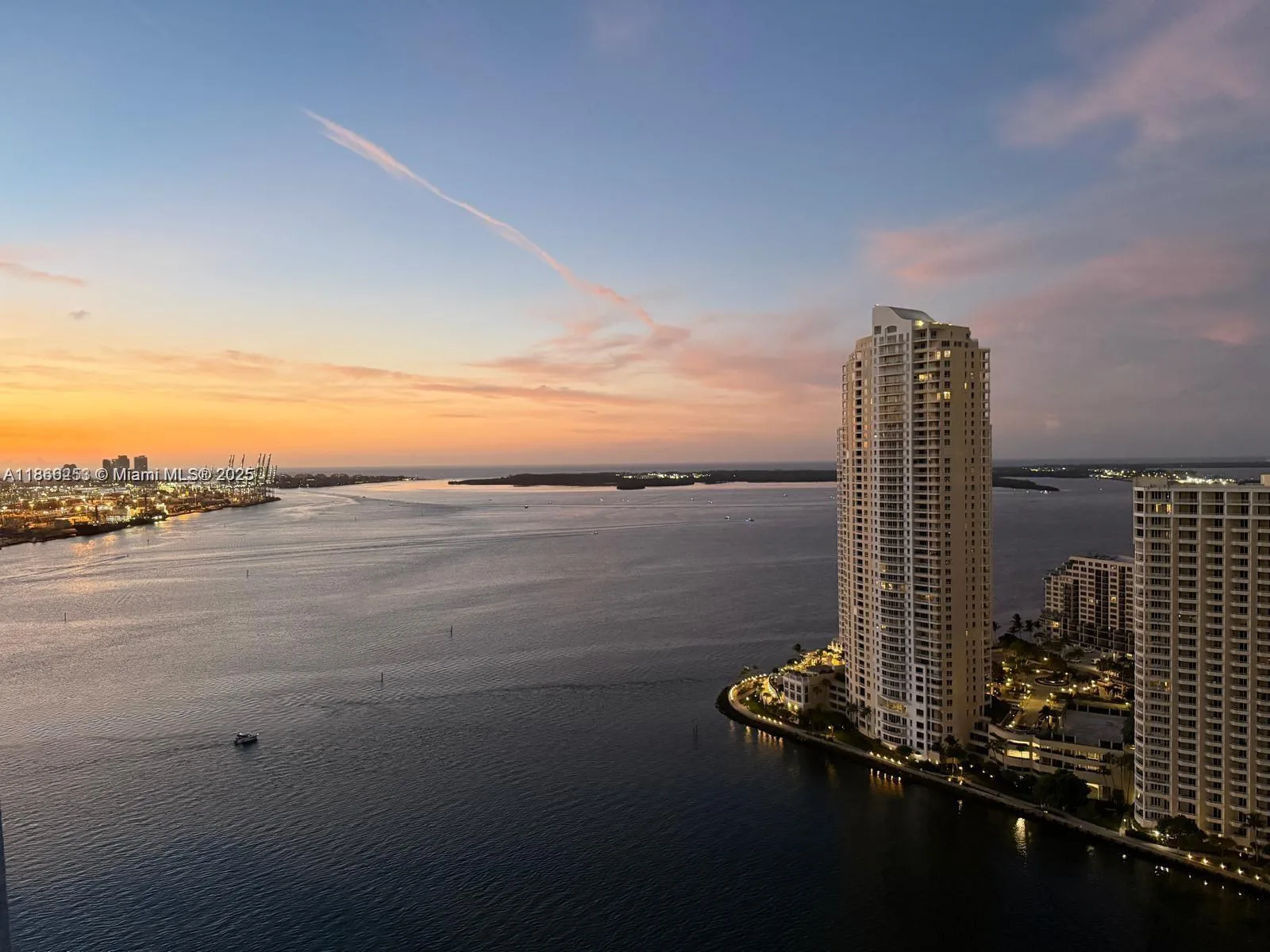 335 S Biscayne Blvd # 3501, Miami, FL 33131 photo 12