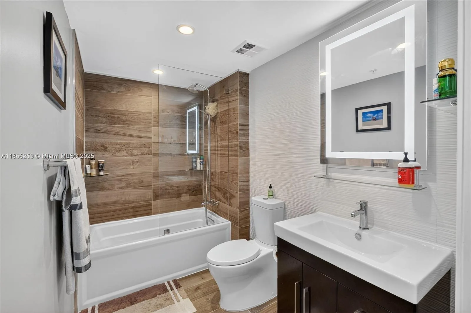335 S Biscayne Blvd # 3501, Miami, FL 33131 photo 6