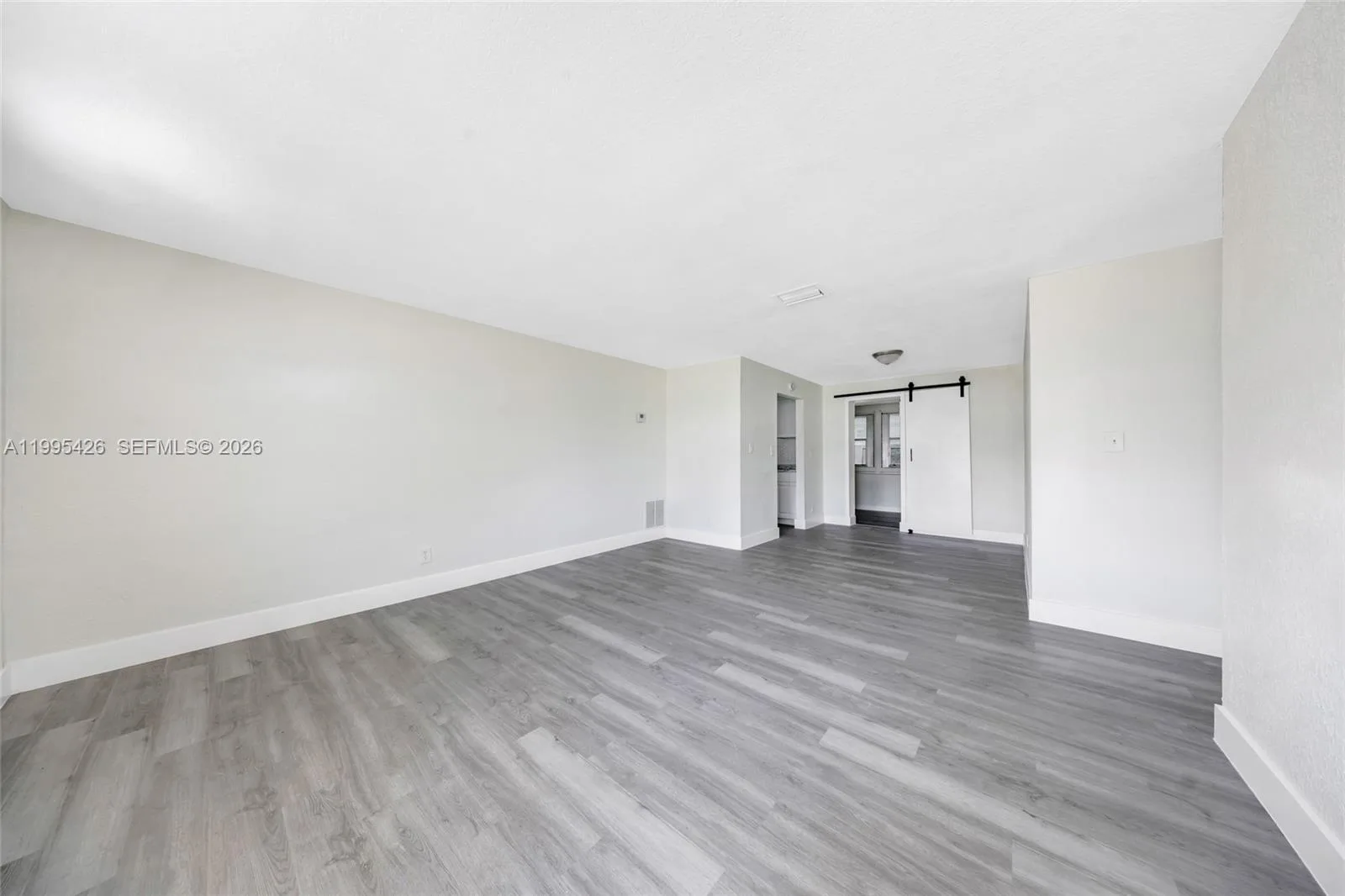 2520 NW 2nd Dr, Pompano Beach, FL 33064 — zdjęcie 4