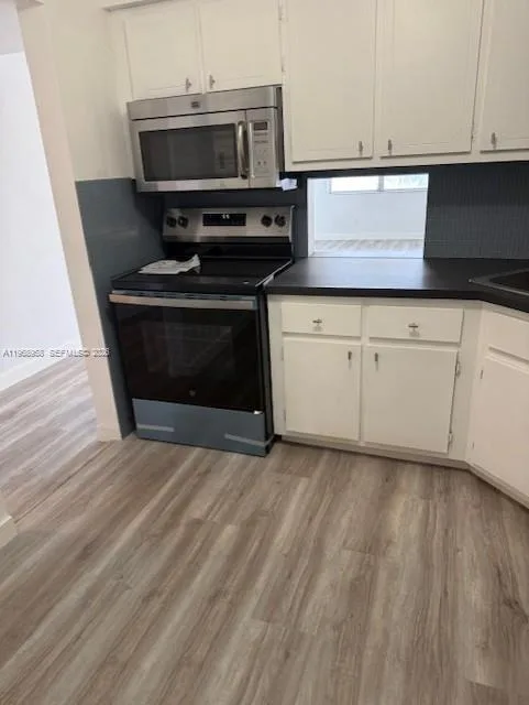 1400 NE 191st St # 308, Miami, FL 33179 photo 4