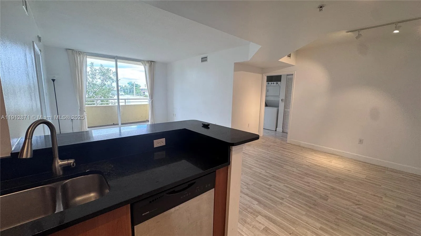 18800 NE 29th Ave # 303, Aventura, FL 33180 photo 11