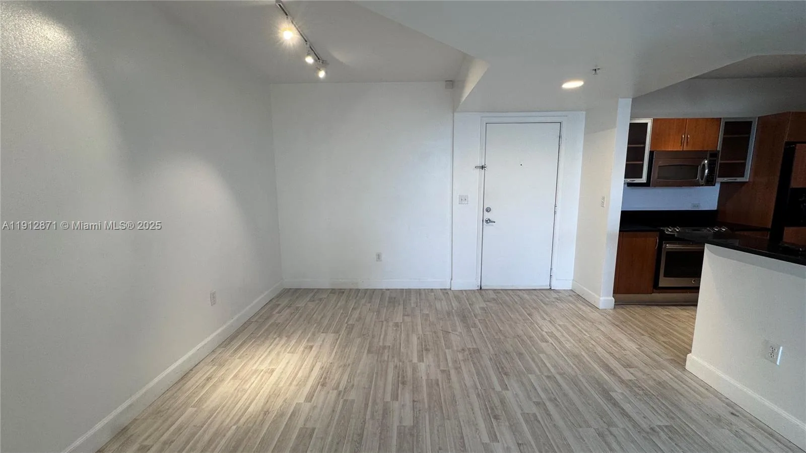 18800 NE 29th Ave # 303, Aventura, FL 33180 photo 3