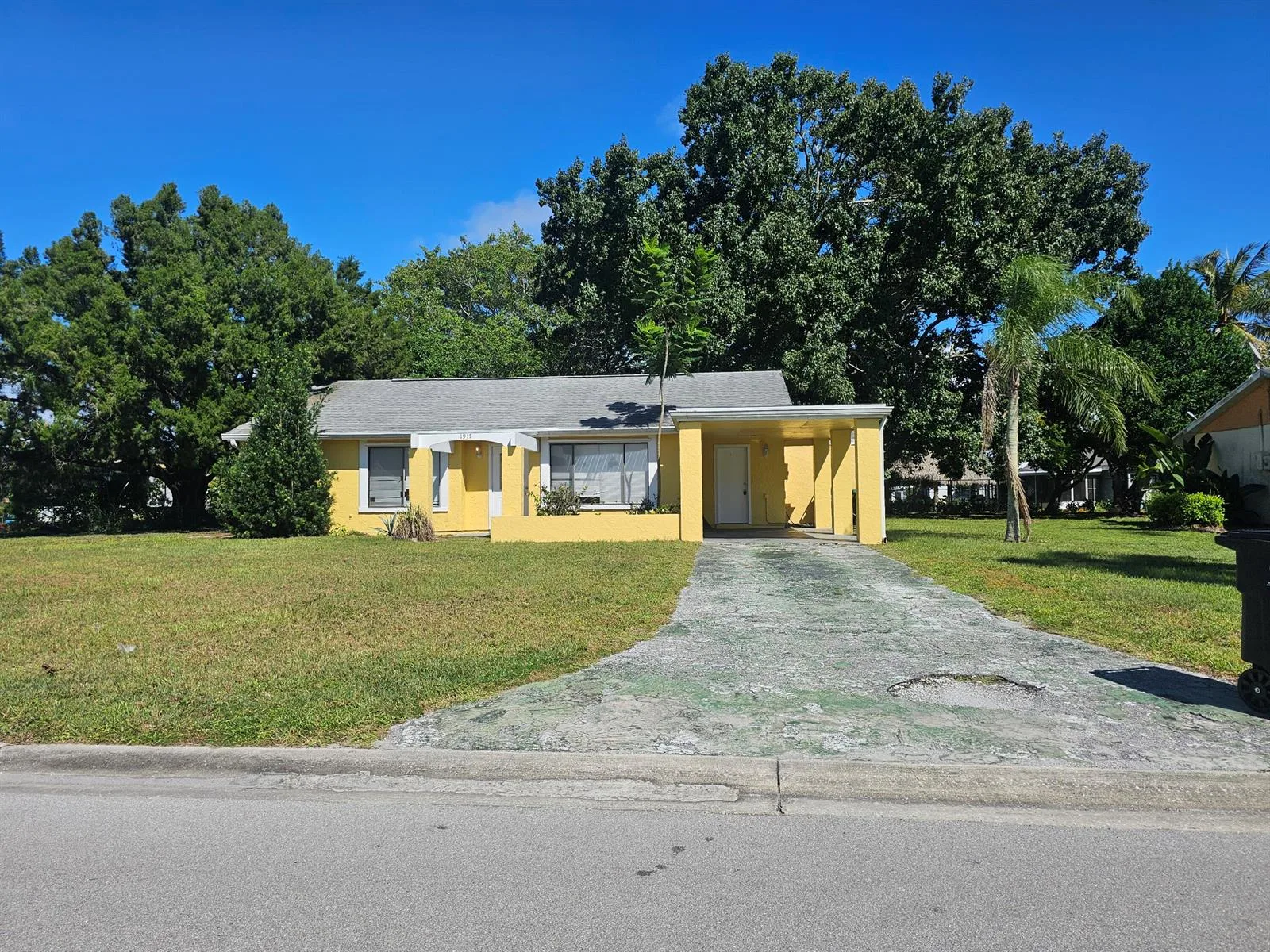 1917 SE Burgundy Lane, Port St. Lucie, FL 34952