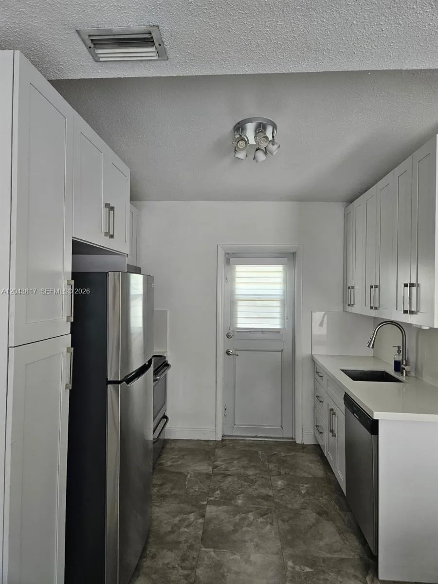 11000 SW 219th St, Miami, FL 33170 photo 2