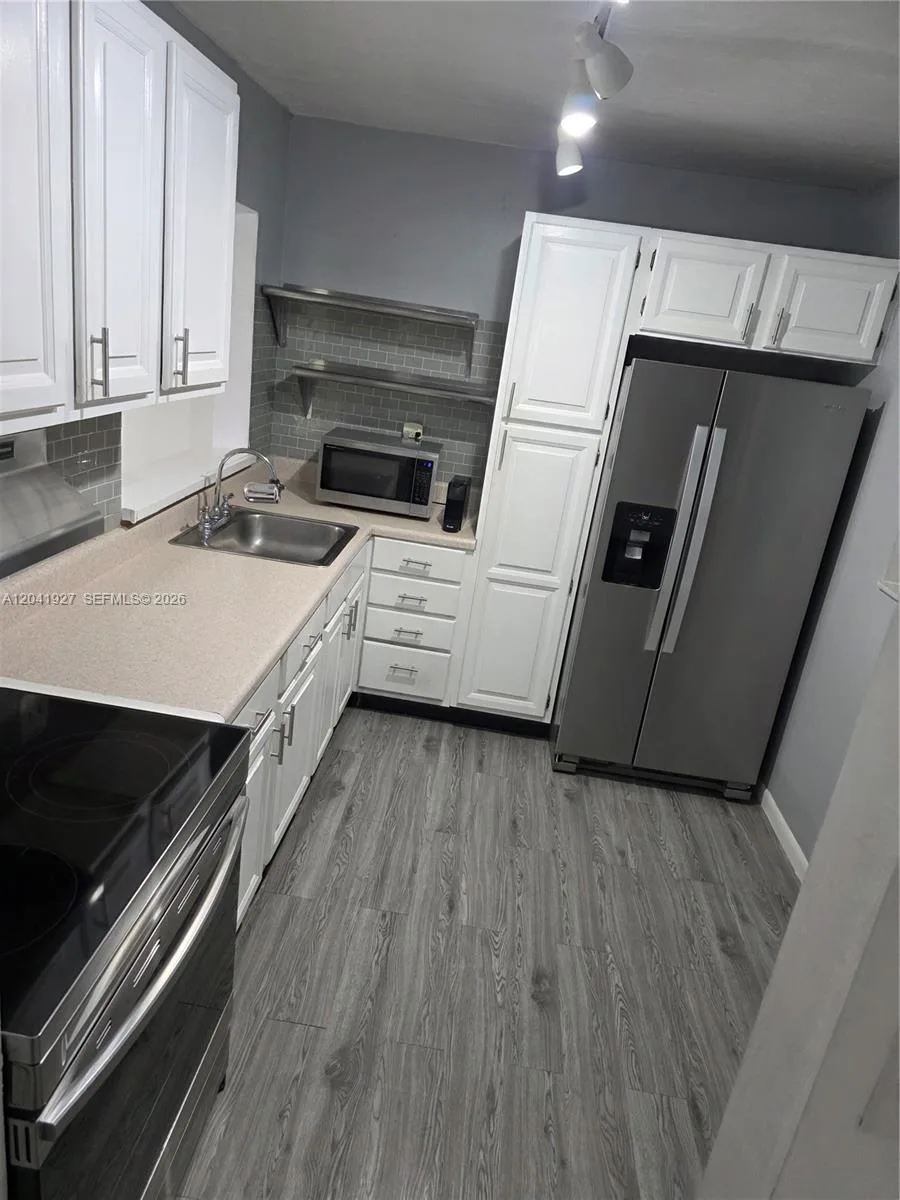 8065 SW 107th Ave # 202, Miami, FL 33173 photo 2