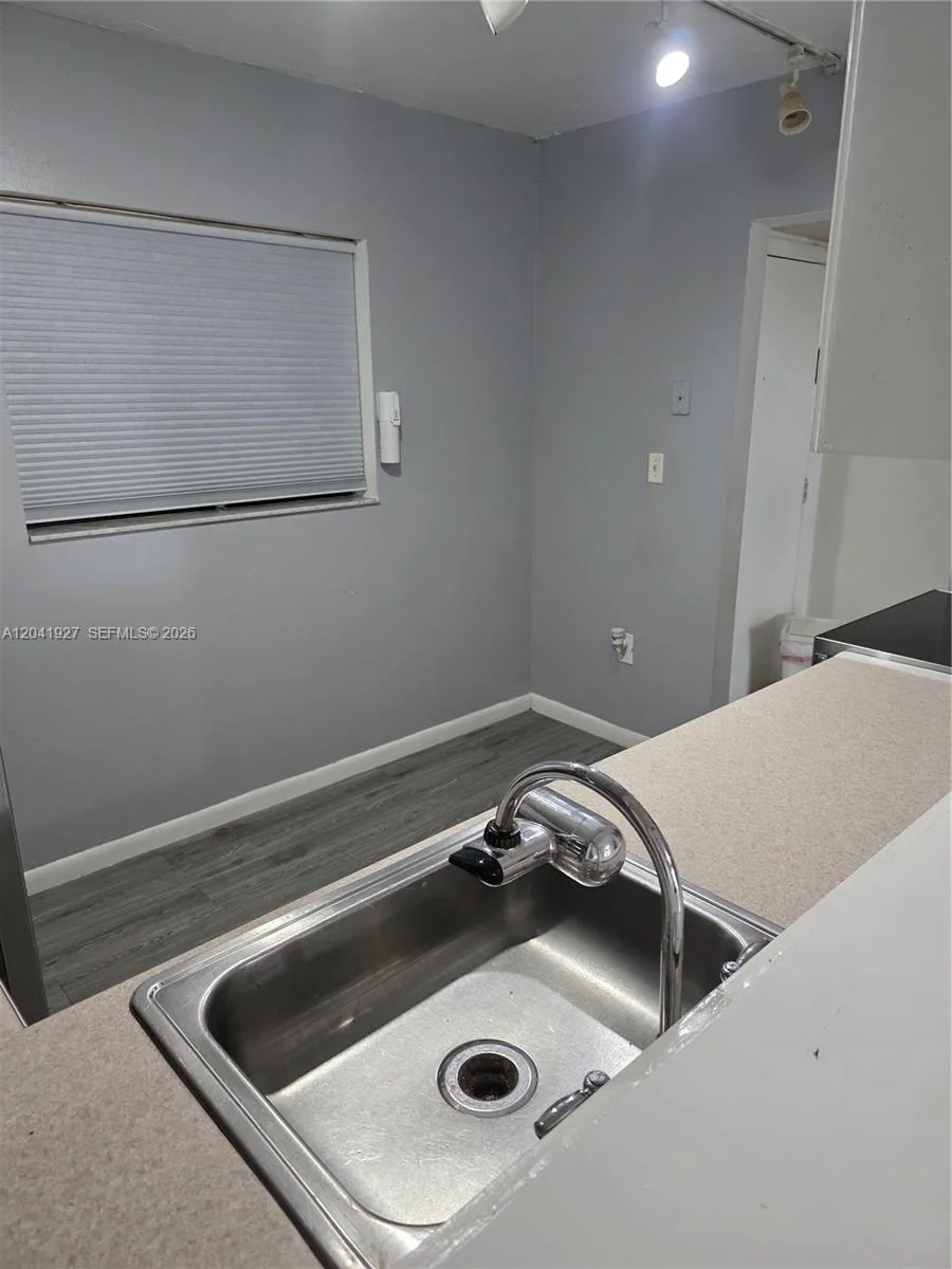 8065 SW 107th Ave # 202, Miami, FL 33173 photo 4