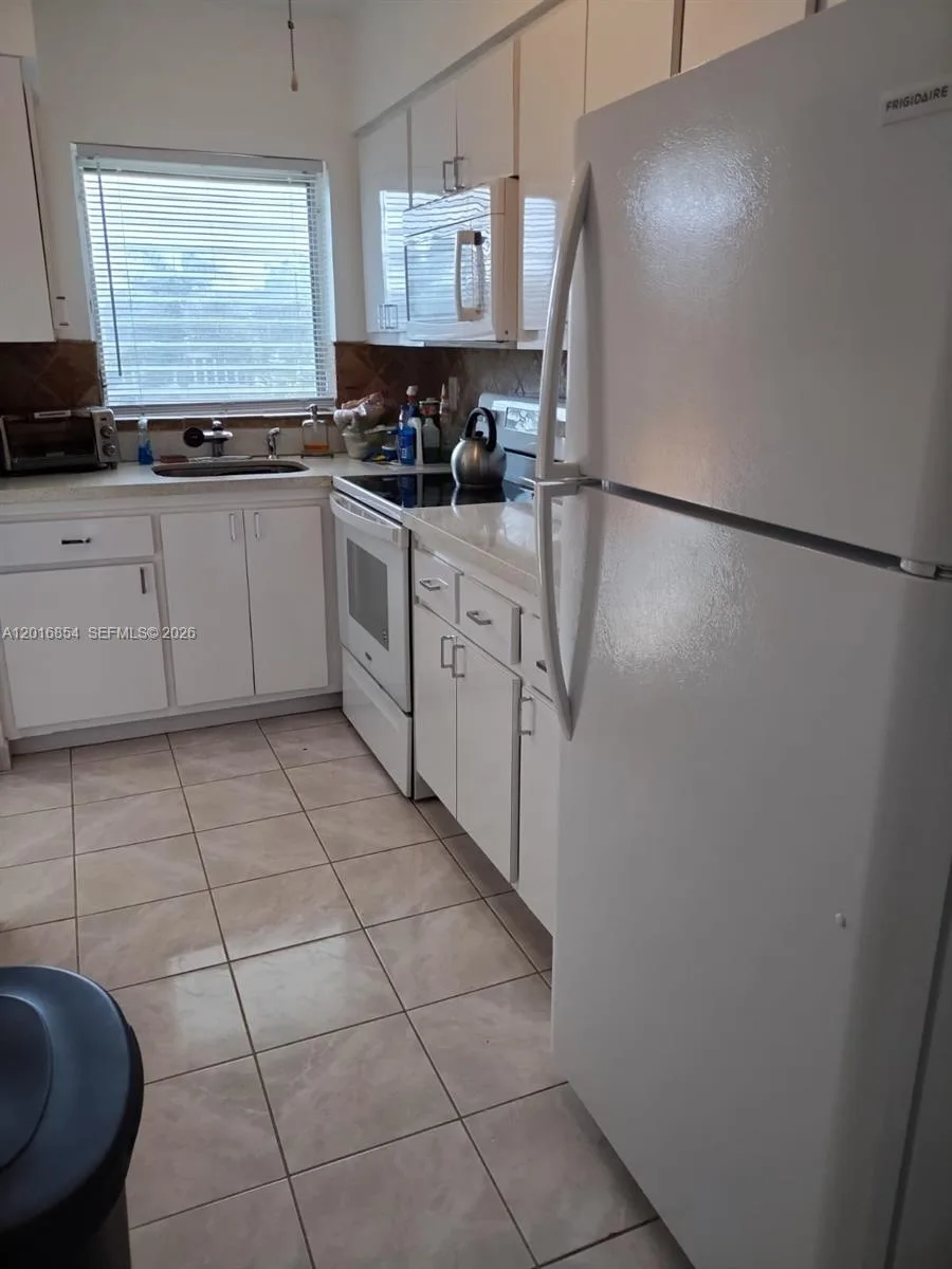 201 NE 14th Ave # 10C, Hallandale Beach, FL 33009 photo 6