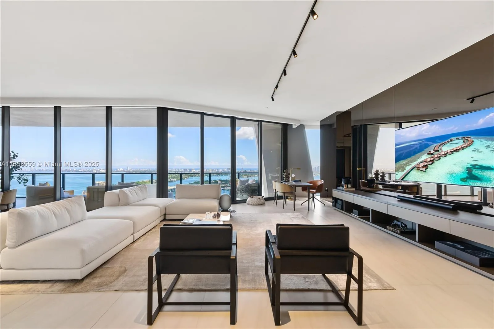 1000 Biscayne Blvd # 3502, Miami, FL 33132
