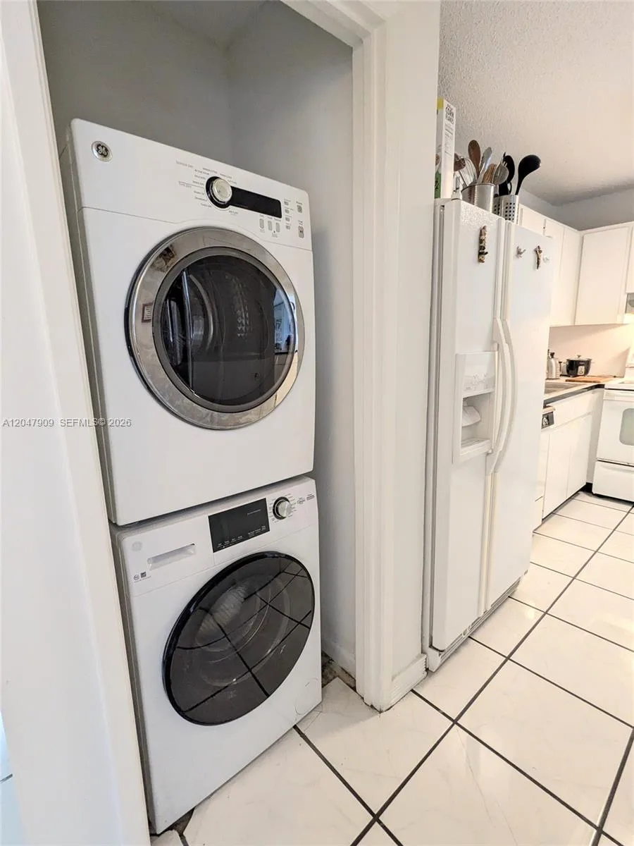 9140 Fontainebleau Blvd # 504, Miami, FL 33172 photo 11