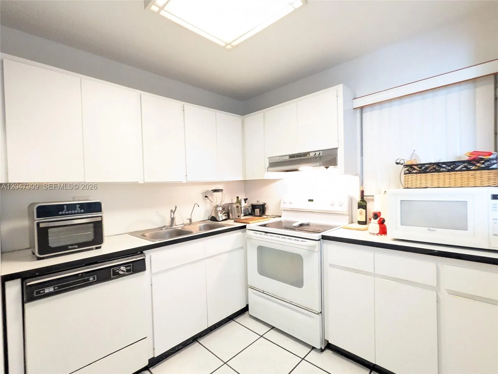 9140 Fontainebleau Blvd # 504, Miami, FL 33172 photo 13