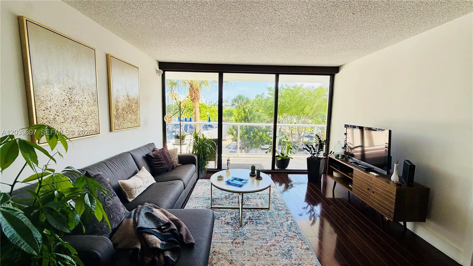 3701 N Country Club Dr # 304, Aventura, FL 33180