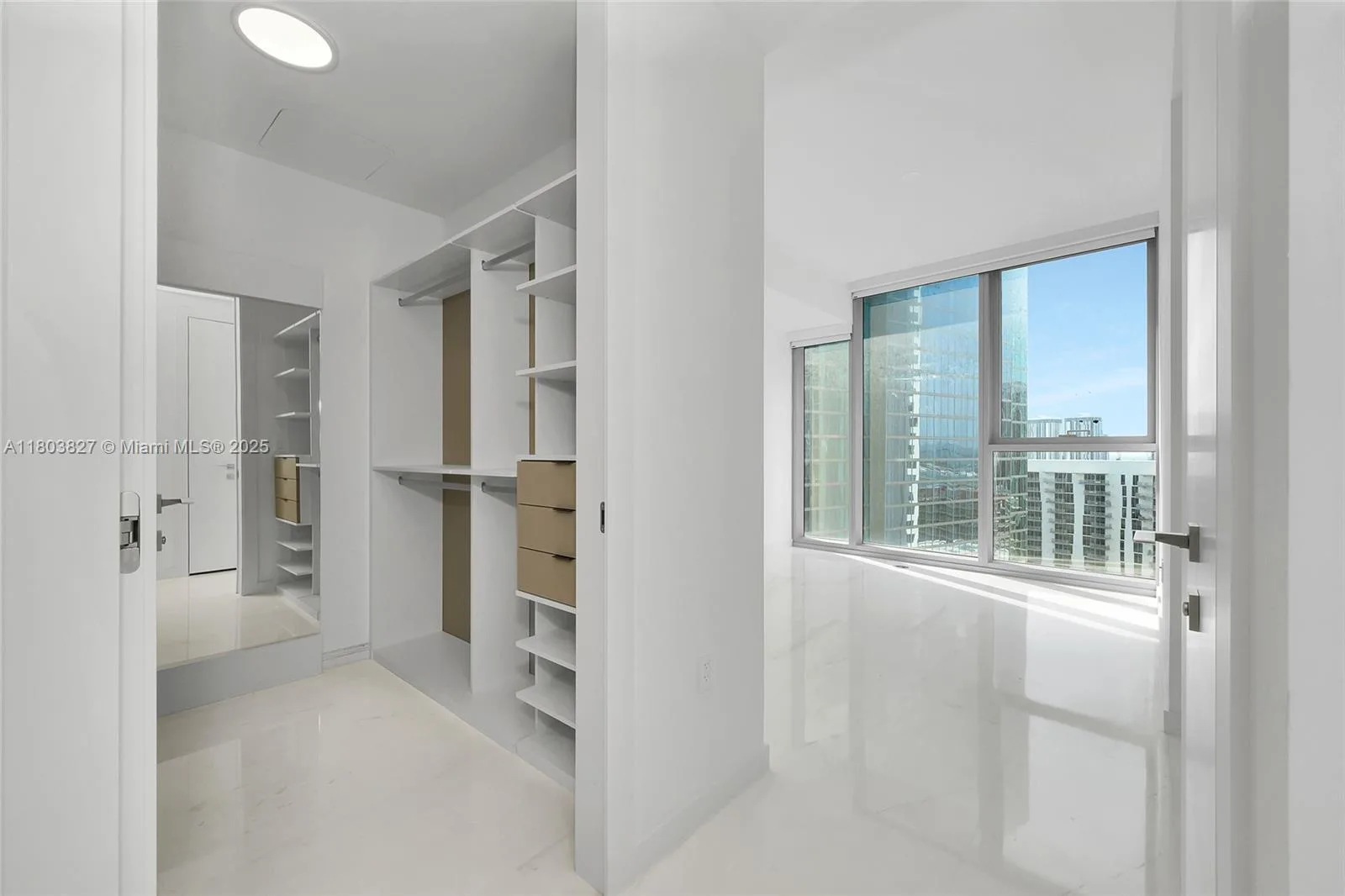 300 Biscayne Blvd Way # 2909, Miami, FL 33131 photo 9