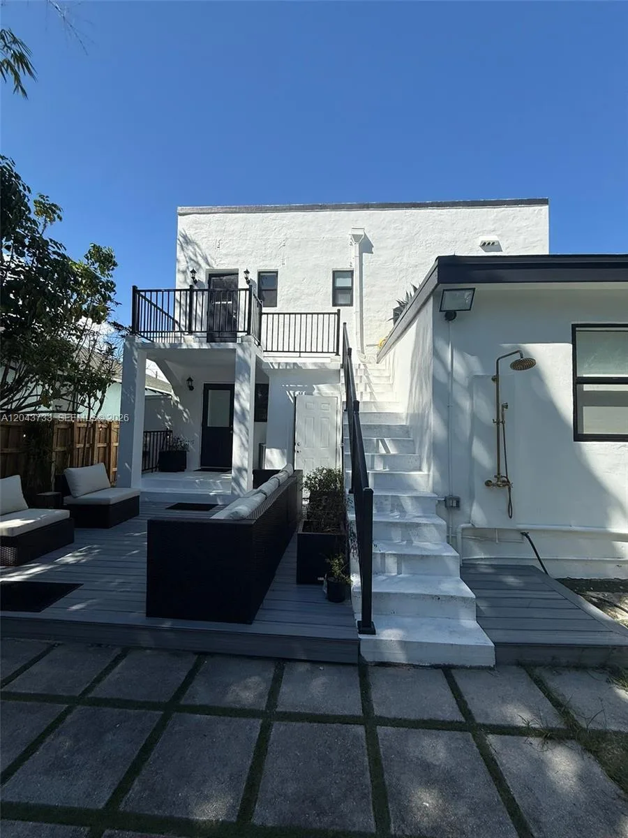 528 NE 70th St # Top, Miami, FL 33138 photo 4