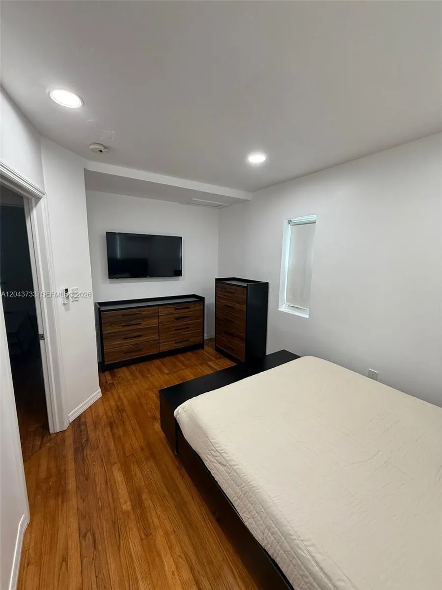 528 NE 70th St # Top, Miami, FL 33138 photo 5