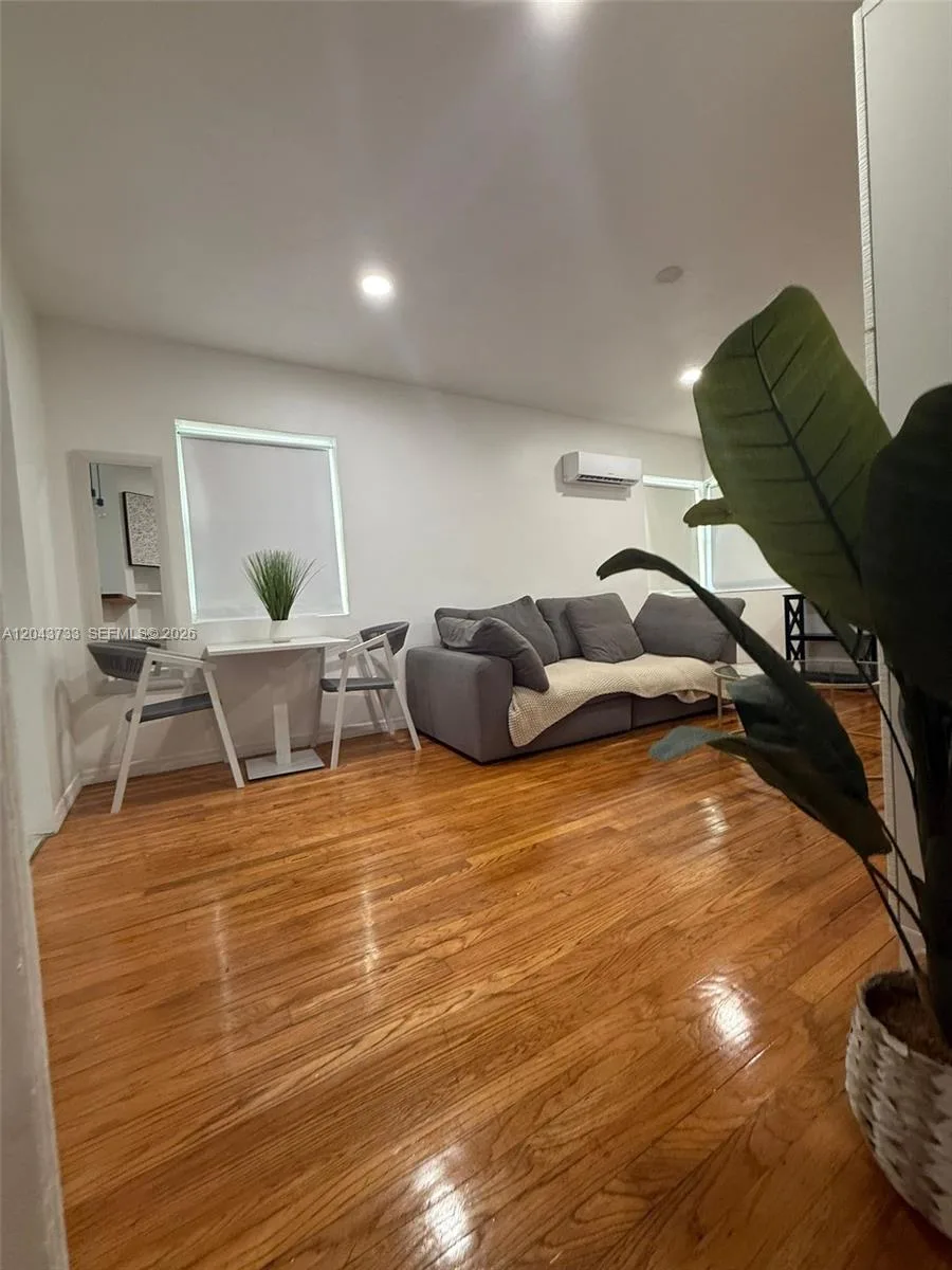 528 NE 70th St # Top, Miami, FL 33138 photo 9