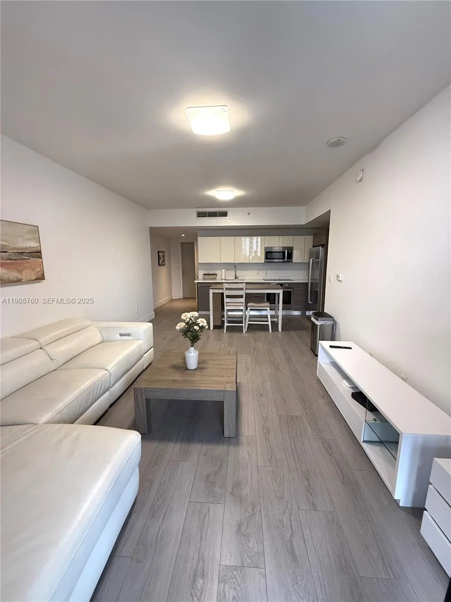 1010 SW 2nd Ave # 910, Miami, FL 33130 photo 3