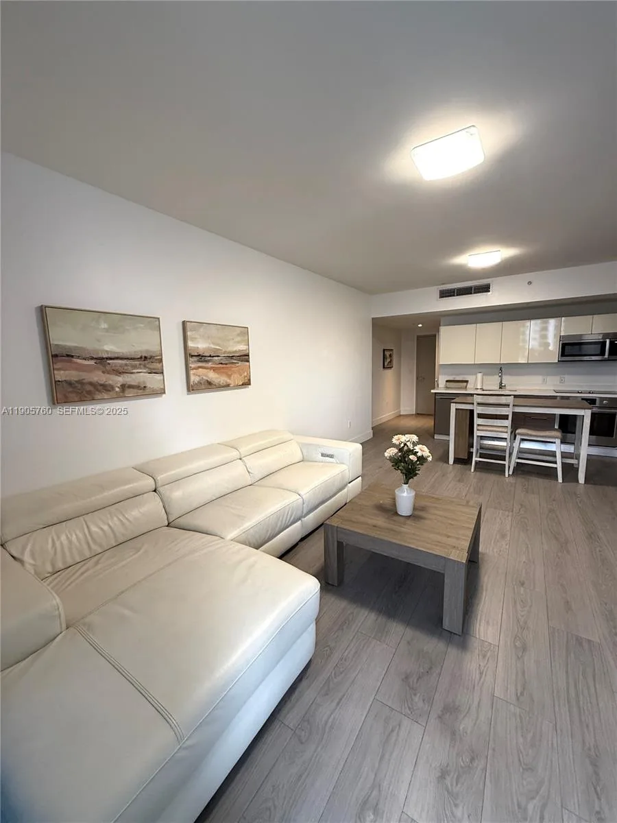 1010 SW 2nd Ave # 910, Miami, FL 33130 photo 6
