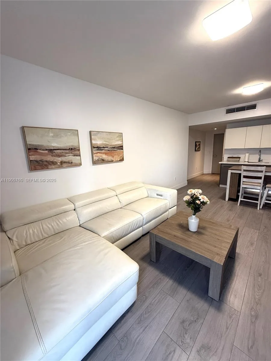 1010 SW 2nd Ave # 910, Miami, FL 33130 photo 7