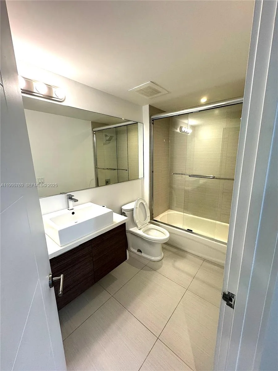 1010 SW 2nd Ave # 910, Miami, FL 33130 photo 9