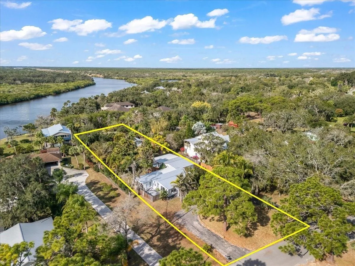 9670 Mockingbird, FL 32976