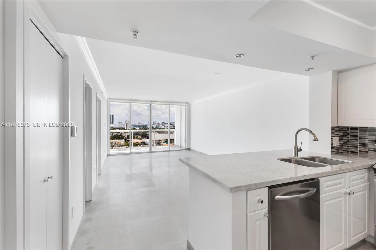 1800 Sunset Harbour Dr # 1409, Miami Beach, FL 33139 photo 3