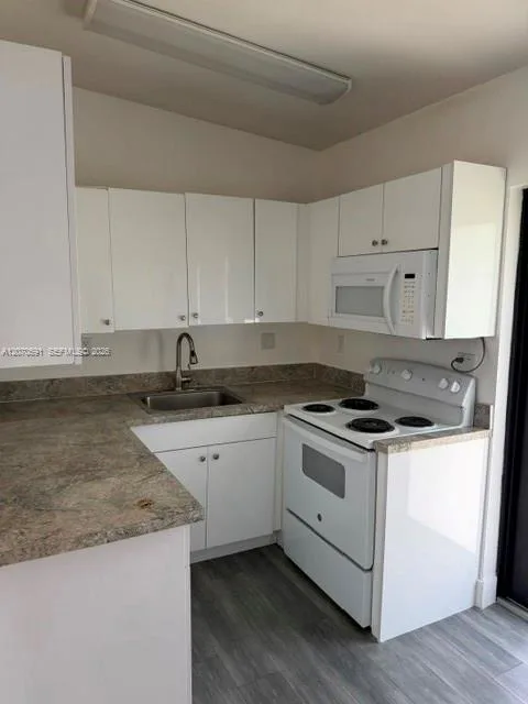 550 NW 131st St # 0, North Miami, FL 33168