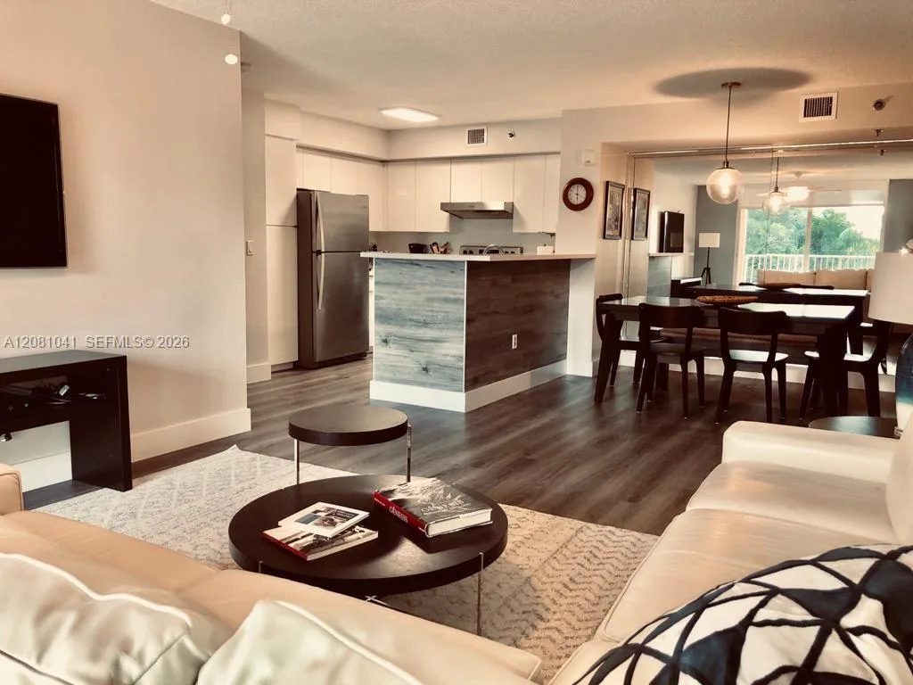 19999 E COUNTRY CLUB DR # 1401, Aventura, FL 33180