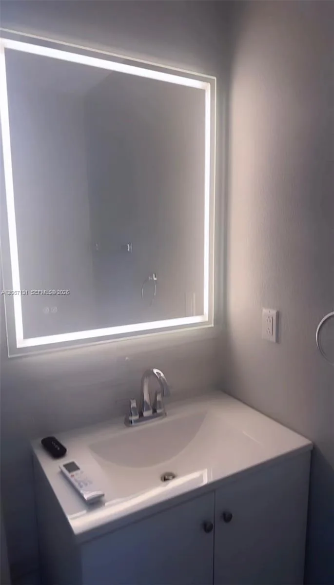 15134 SW 94th Ter # REAR, Miami, FL 33196 photo 4