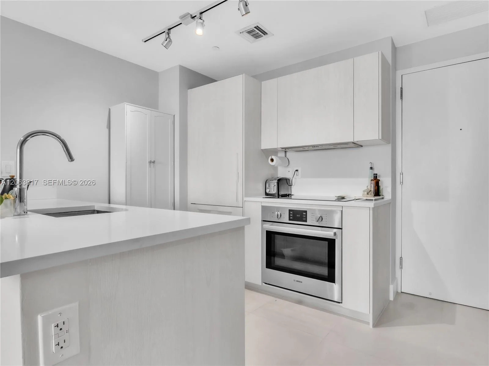 501 NE 31st St # 1105, Miami, FL 33137 photo 4