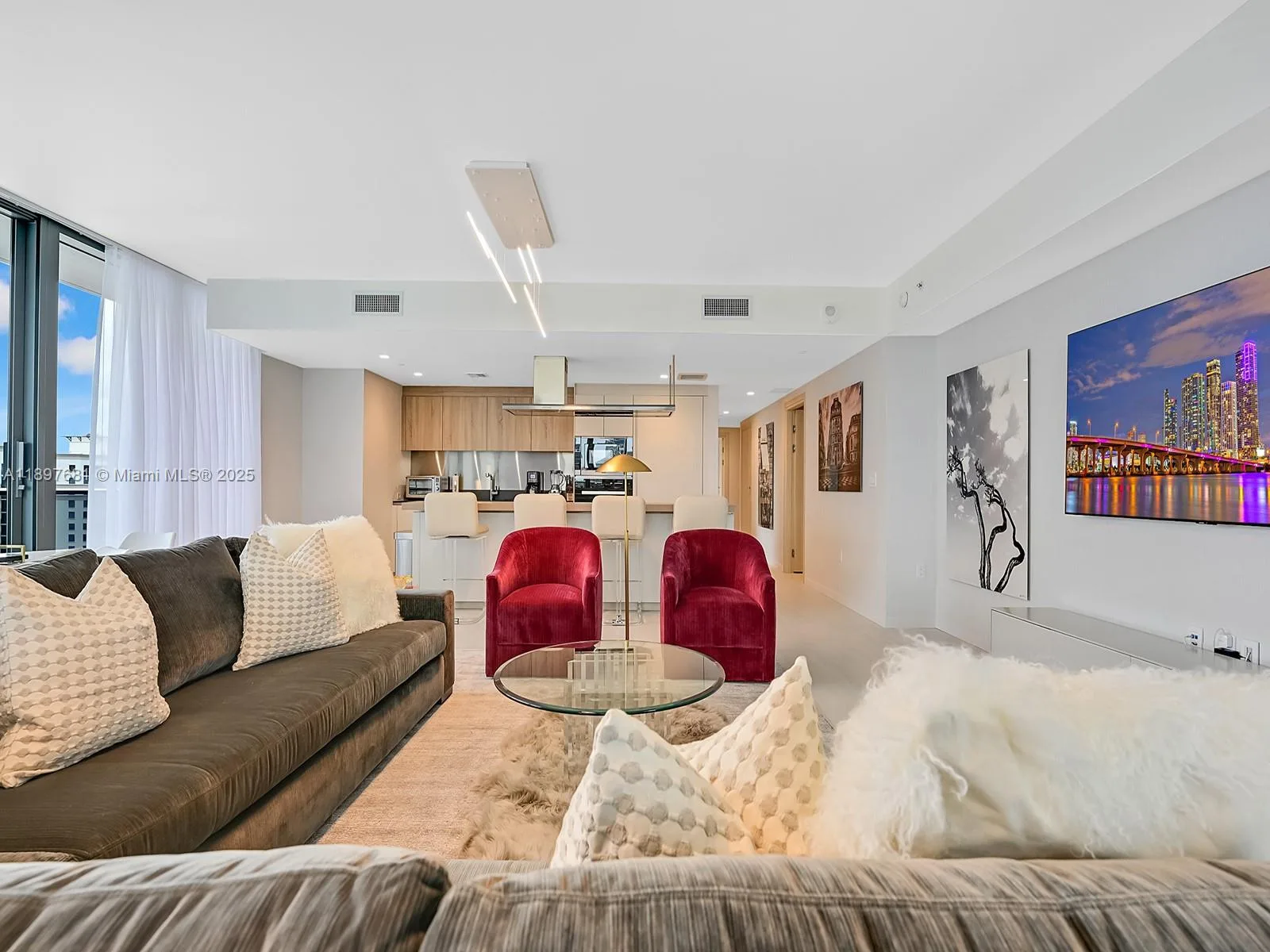 Brickell Flatiron Unit 3402 at 1000 Brickell Plz # 3402, Miami, FL 33131 — photo 1