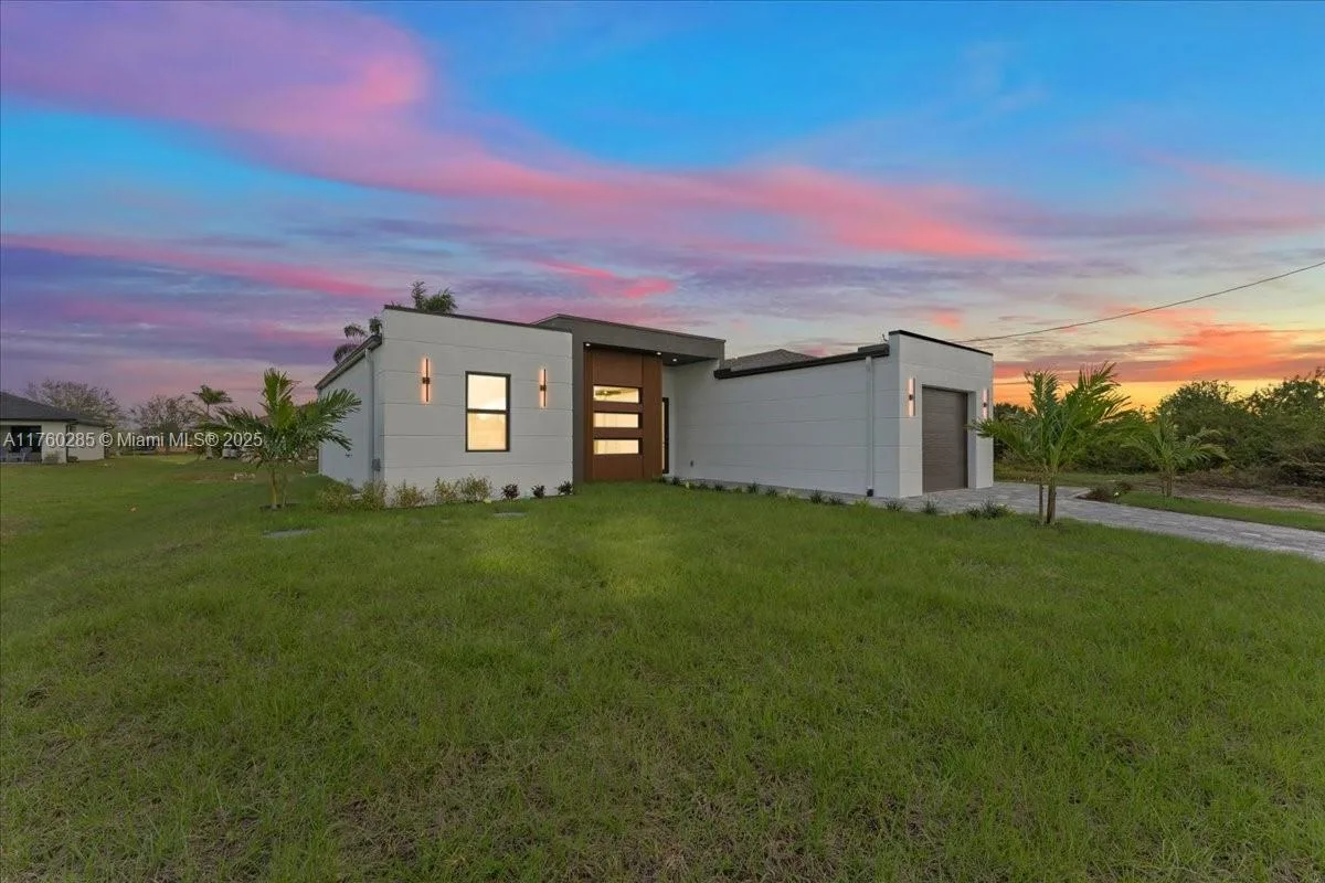 469 Petite AVE, Lehigh Acres, FL 33974