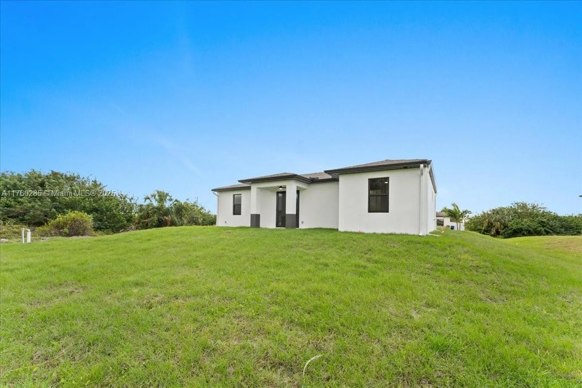 469 Petite AVE, Lehigh Acres, FL 33974 photo 3