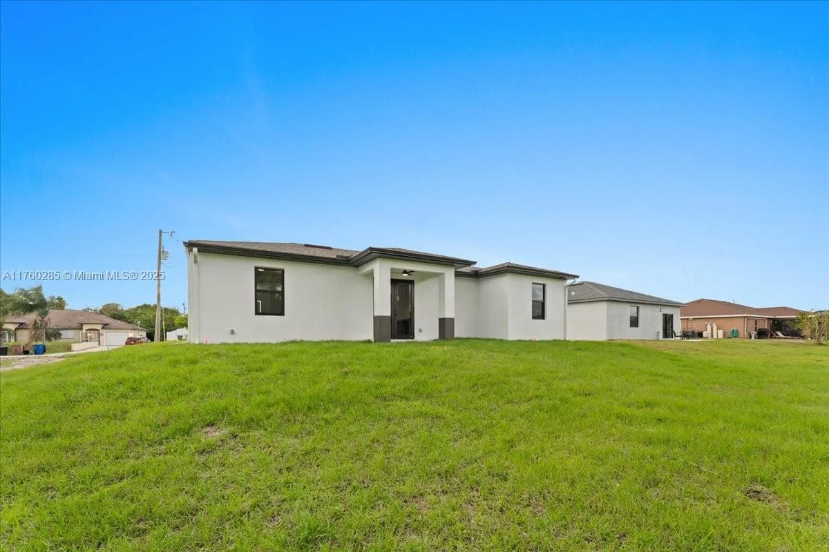 469 Petite AVE, Lehigh Acres, FL 33974 photo 4