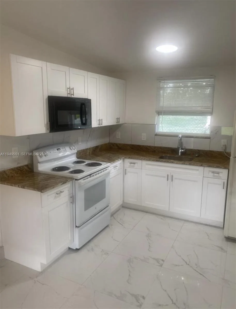 6045 Buchanan St # 1, Hollywood, FL 33024 photo 2