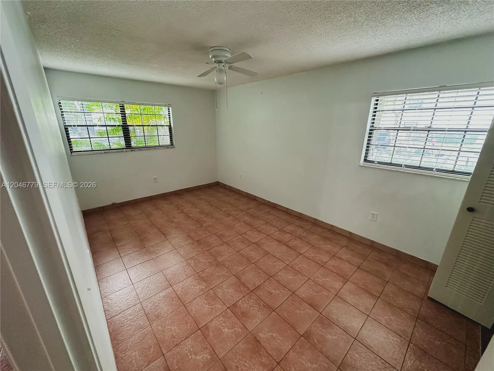 927 NE 199th St # 101, Miami, FL 33179 photo 5