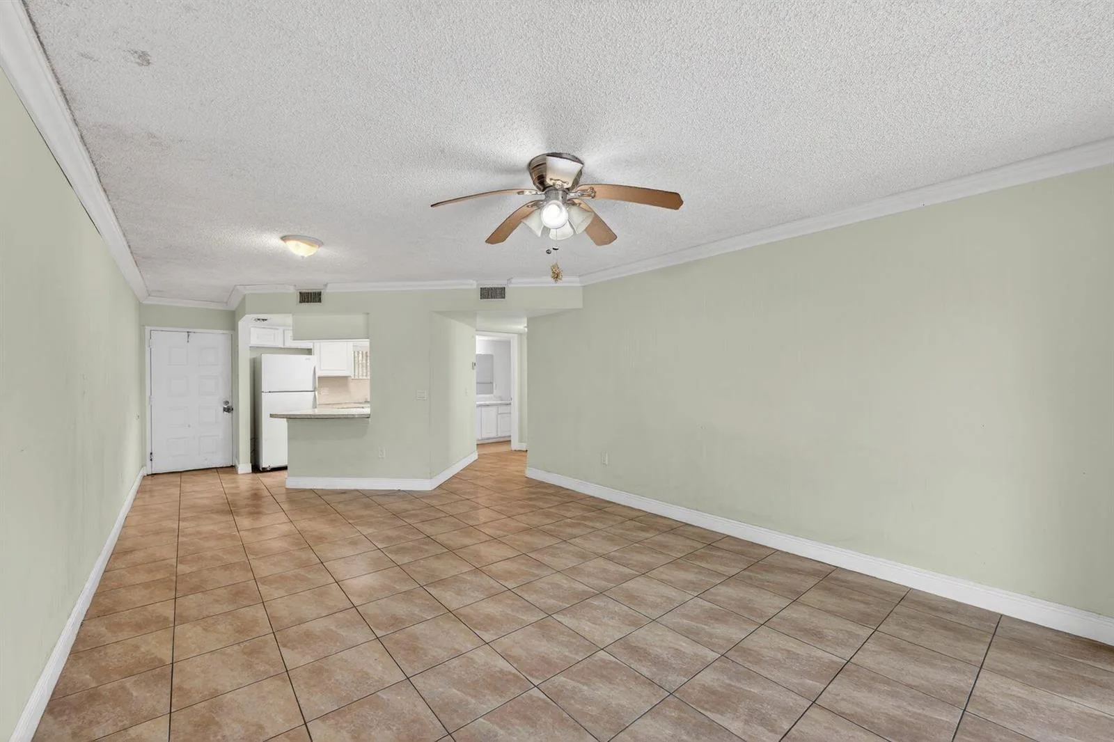 8373 Lake Drive # 101, Doral, FL 33166 photo 4