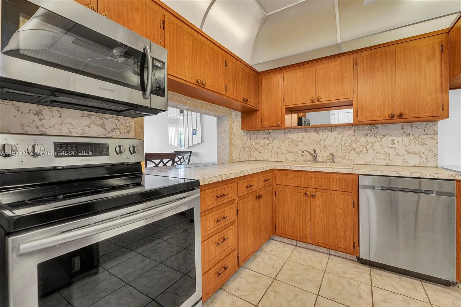 330 SE 2nd St # 303F, Hallandale Beach, FL 33009 photo 2