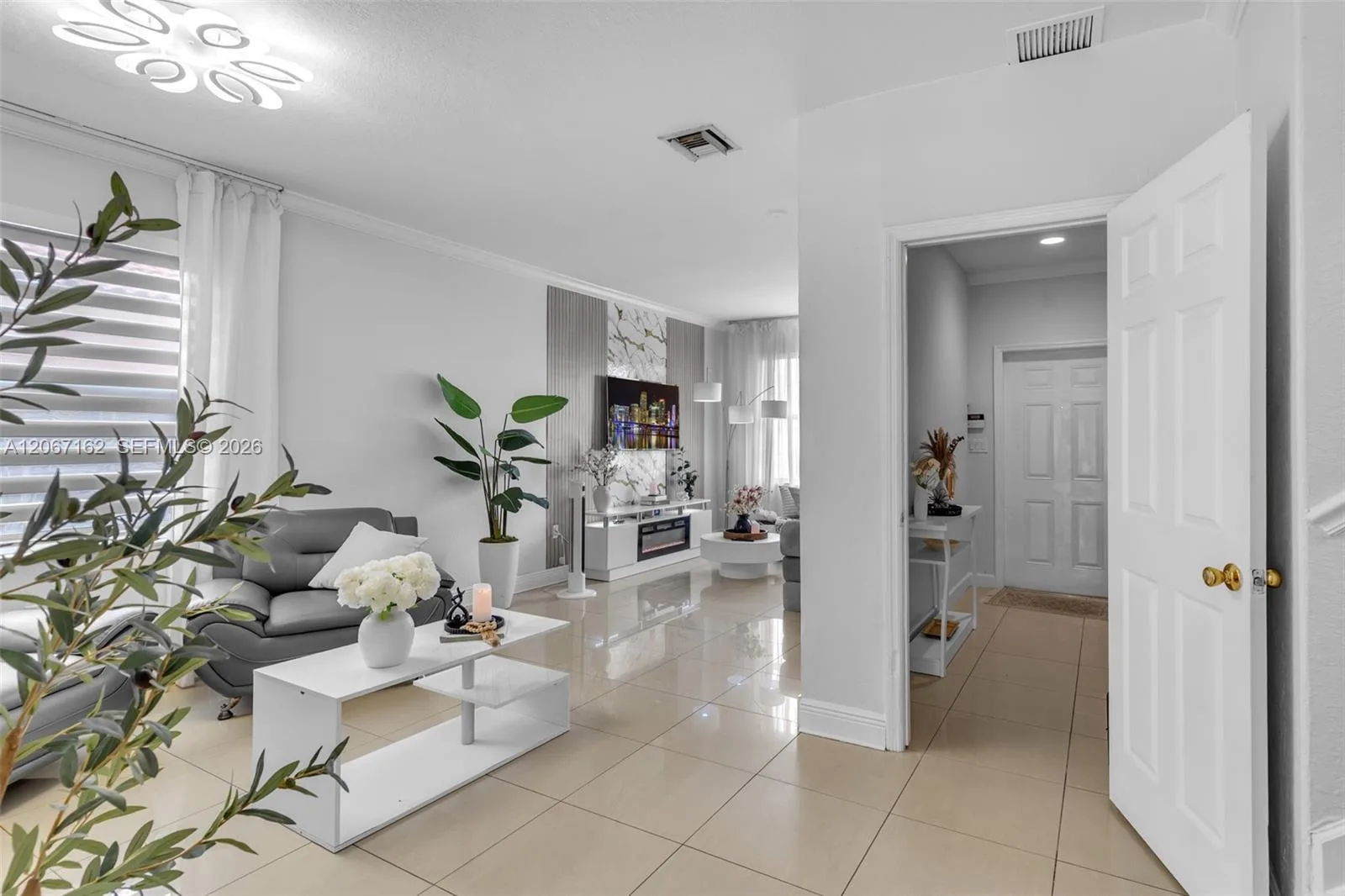 1430 SE 18th Ter, Homestead, FL 33035 photo 4