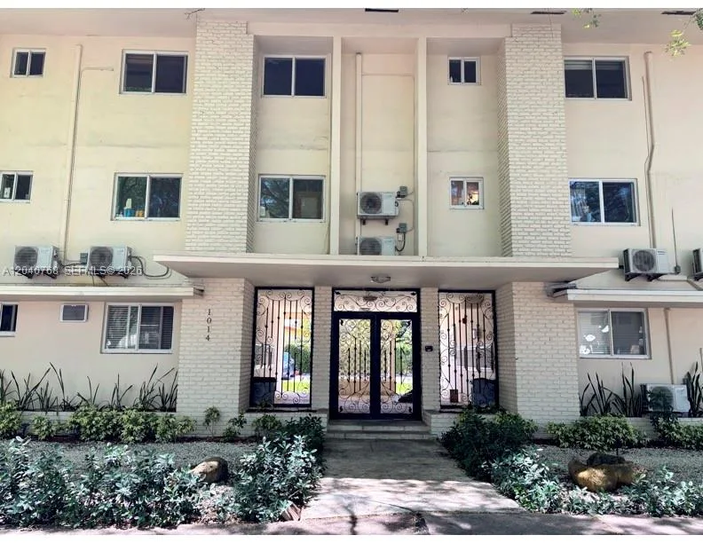1014 Salzedo St # 309, Coral Gables, FL 33134