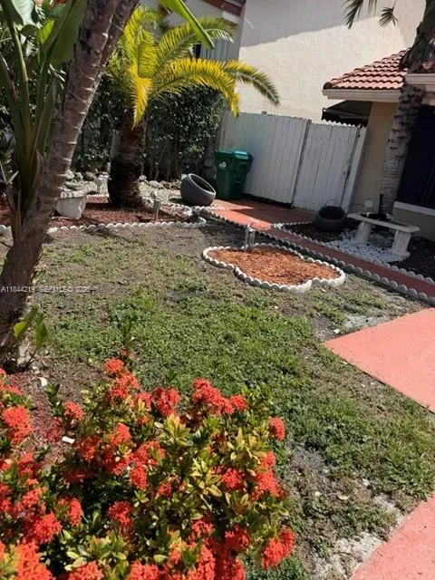 8453 NW 189 Street Rd, Hialeah, FL 33015
