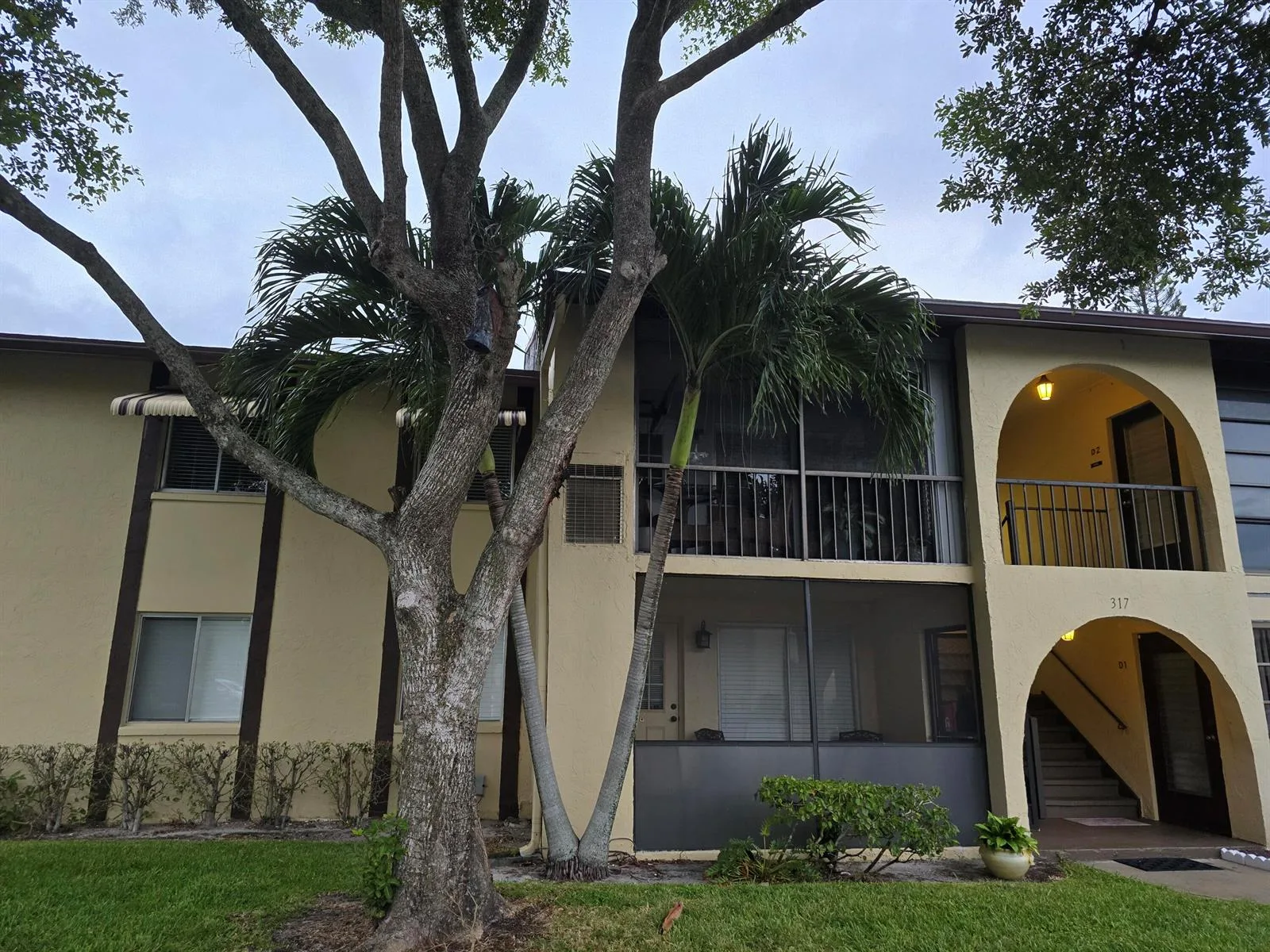 317 Pine Ridge Circle # A-1, FL 33463